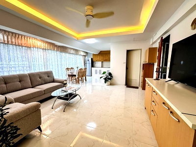 ขายคอนโด : Sombat Condoview for Sale in Pratumnak Pet Friendly Unit