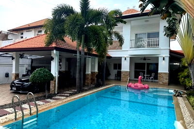 บ้านเดี่ยว ชลบุรี : [920471004-1121] ขาย: บ้านหรูพร้อมสระว่ายน้ำขนาดใหญ่ใจกลางพัทยา