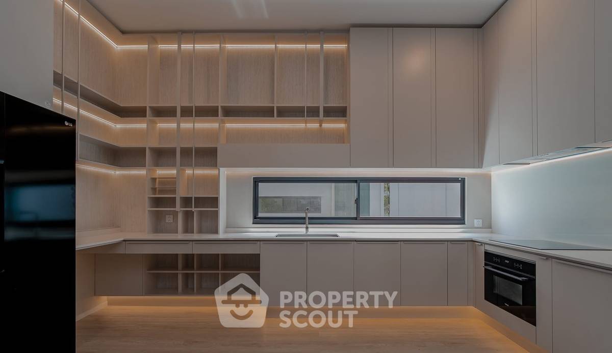 picture 4-BR House at Vive Krungthep Kreetha close to Krungthep Kreetha (ID 2514144) - 12/30