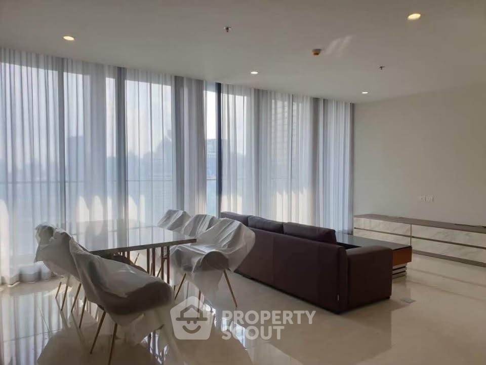 picture 3-BR Condo at Noble Ploenchit near BTS Phloen Chit (ID 2561195) - 2/13