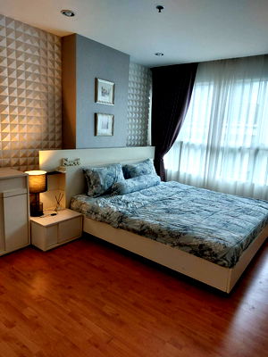 เช่าคอนโด รพ.ค่ายสมเด็จพระนเรศวรมหาราช : คอนโดห้องมุมกว้างมาก เฟอร์ครบพร้อมอยู่