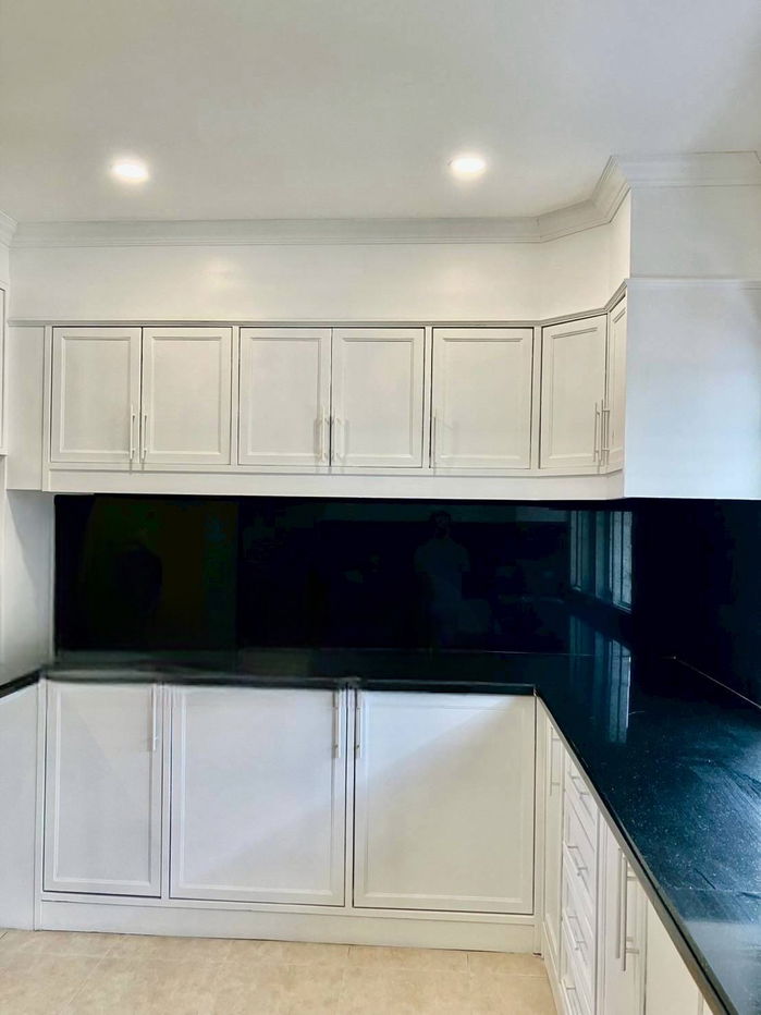 รูป ทาวน์โฮม 3 ชั้นบนเนินป่าตอง ทำเลสวย - รูปที่ 12/19