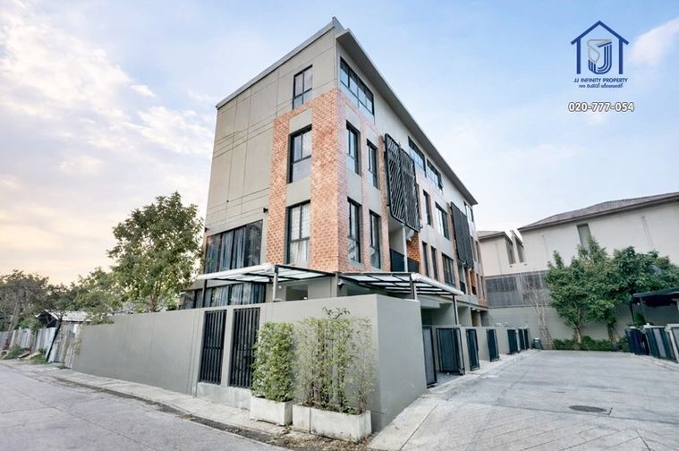 3-bed townhouse for sale, 227 sqm, 26.6 sq wah, Britloft Chokchai 4