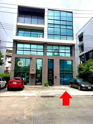 Home office for rent วิทยาลัยเทคนิคมีนบุรี : Four-storey Home Office + one-storey Floating Floor, 350 sq.m. of Ramintra 64 across from Fashion Island, adjacent to Fashion Island Station, 