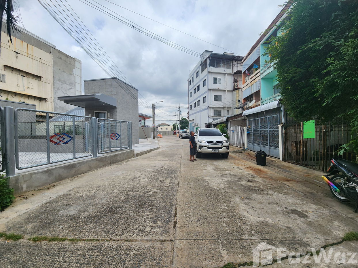 picture 3 Bedroom Townhouse for sale in Hua Mak, Bangkok 1663442 - 3/6