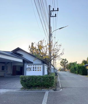 ให้เช่าบ้านเดี่ยวชั้นเดียว 4 ห้องนอน 2 ห้องน้ำ 1 ห้องครัว 4 ที่จอดรถ