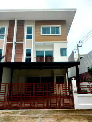 Townhouses for rent Bang Phli Industrial Estate : ✨ For Rent: 3-story Townhome, The Thepa Townhome, Theparak Km. 25. 3 bedrooms, 3 bathrooms, 2 parking spaces, 35 sq.wa. 25,000 THB/month 🏡💖