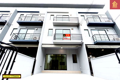 ทาวน์โฮม ถนนลาดกระบัง : บ้านกลางเมือง พระราม 9 - อ่อนนุช ทาวน์โฮมทำเลดี รีโนเวทใหม่ พร้อมอยู่