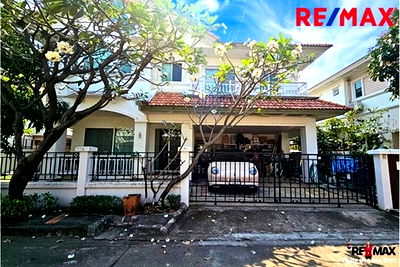 Houses for sale Bangkok : [920091046-105] "Your Dream Thai Home Awaits: Luxurious & Modern!"