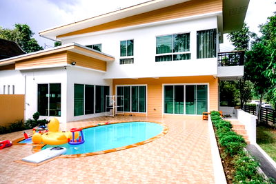 เช่าบ้านเดี่ยว ม.เชียงใหม่ : ให้เช่า Pool villa  สองชั้น 4 ห้องนอน 3 ห้องน้ำ 1 ห้องครัว  