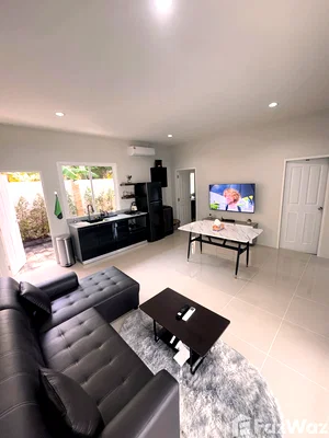 Townhouses for sale Thalang Phuket : Cozy House for Sale in a Great Location! 5988126