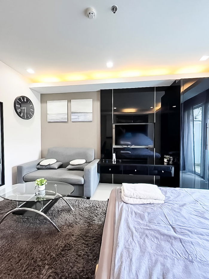 รูป Cosy Beach View Condominium for Sale Pratumnak Studio Unit - รูปที่ 1/11