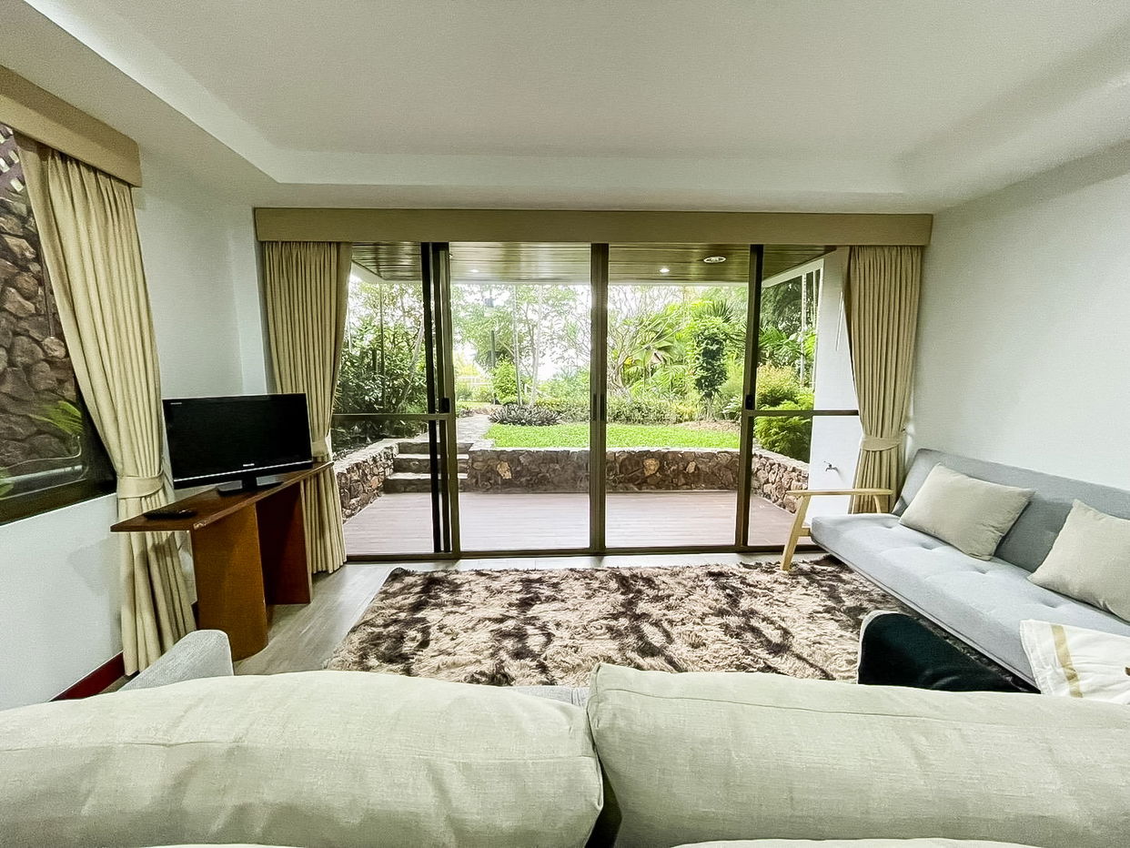 picture Garden Cliff Condominium 2 Beachside in Wongamat for Rent - 1/14