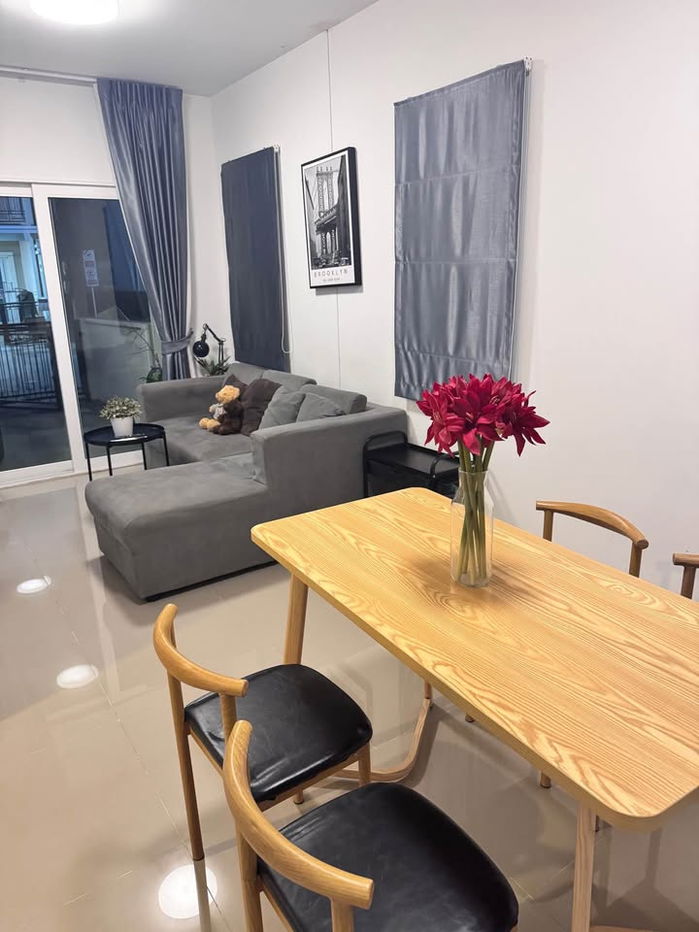 รูป ทาวน์โฮมให้เช่า สตอรี่ส์ รังสิต วงแหวน หลังมุม - รูปที่ 2/9