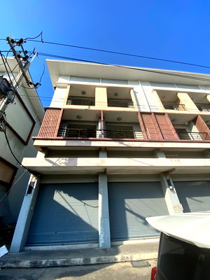 อาคารพาณิชย์ ปทุมธานี : ขายอาคารพาณิชย์ 4 ชั้น 2 คูหา เหมาะทำธุรกิจ ใกล้ตลาดไท