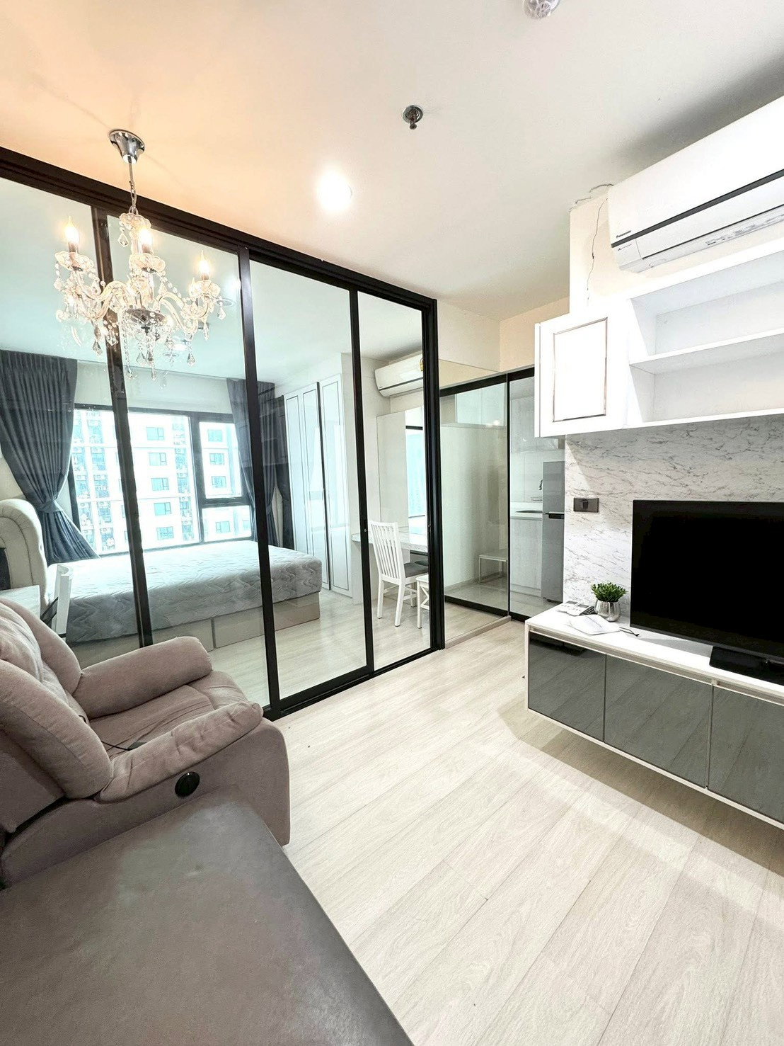 For Rent 🏢✨ Life Asoke (ไลฟ์ อโศก) ติด MRT เพชรบุรี สนใจแอดไลน์ @255ghzjq. มี@ด้วยน้าꔛ