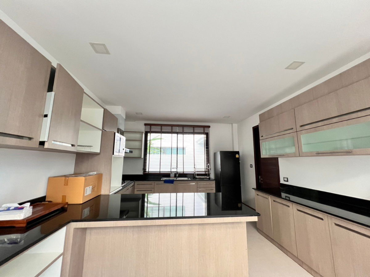 รูป ให้เช่า Pool access villa สองชั้น 5 ห้องนอน 4 ห้องน้ำ 1 ห้องครัว 2 ที่จอดรถ - รูปที่ 11/27