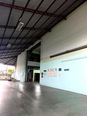 เช่าโรงงาน ซี.พี. มหาชัย : ให้เช่า โกดัง/สำนักงาน พื้นที่ใช้สอยรวม 4,600 ตรม. ทำเล พระราม 2 (ตรงข้ามเซ็นทรัลพระราม 2)