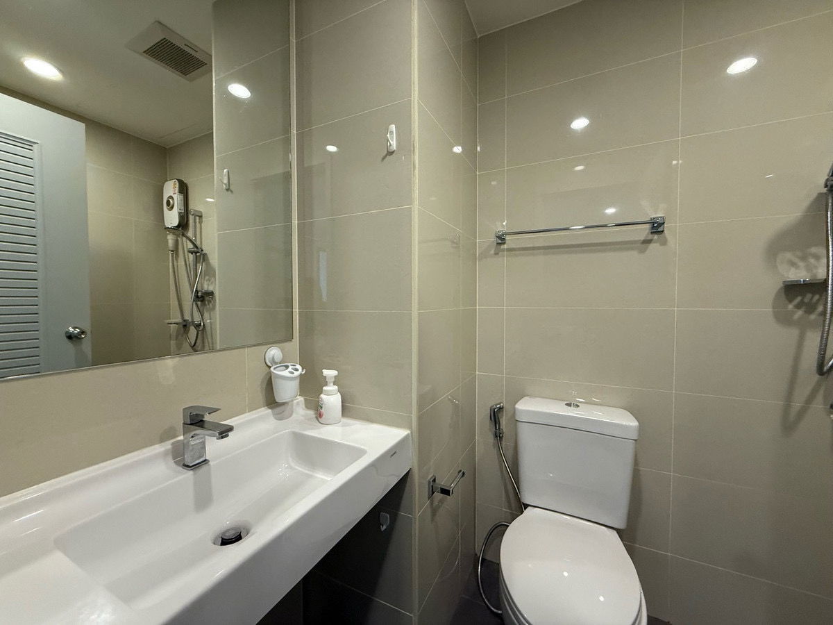 picture A Space Mega for sale, located next to Mega Bangna. - 8/13