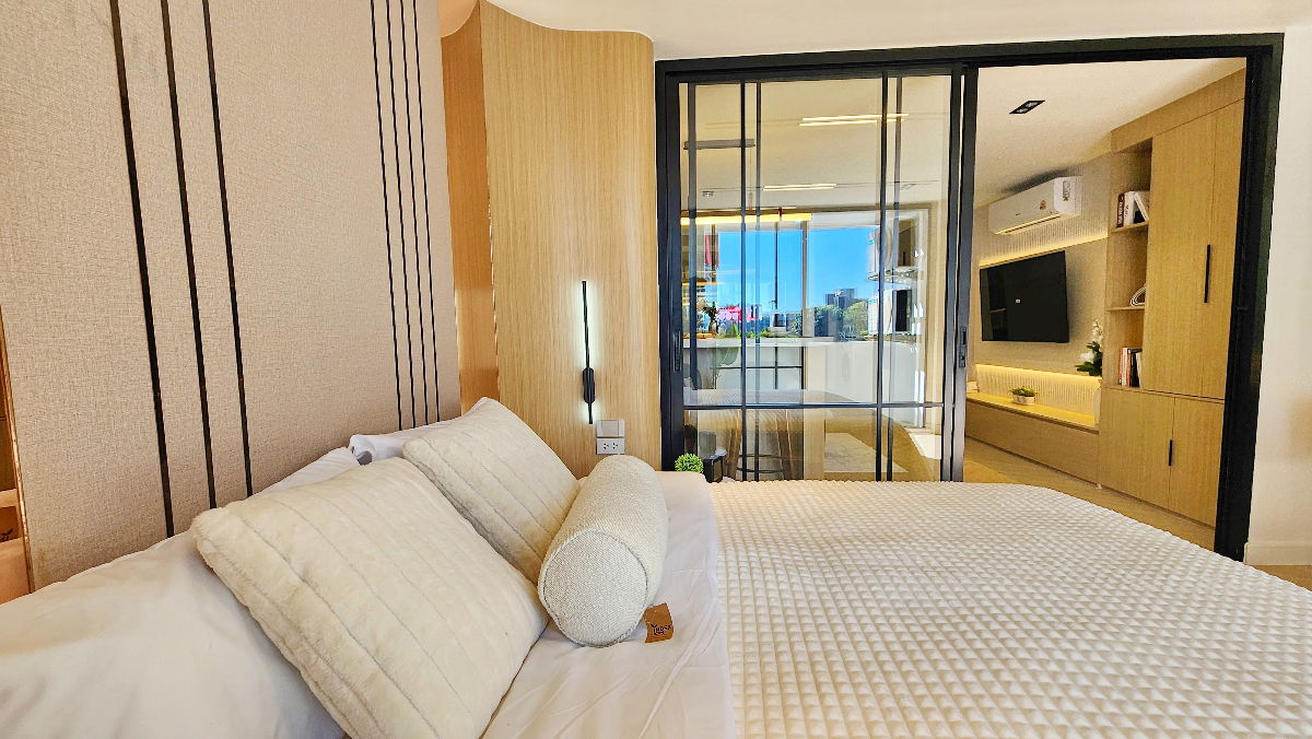 รูป คอนโดรีโนเวทใหม่ ติด MAYA 200 ม.| ห้องสวย หรูหรา เฟอร์นิเจอร์ครบครัน | 1 Bedroom ใหญ่ 42.7 ตรม. โควต้าต่างชาติ | 2.75 ล้าน ฟรีโอน - รูปที่ 14/24