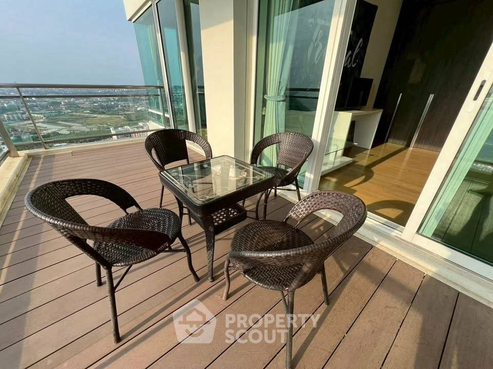 รูป คอนโด 2-ห้องนอน ที่ รีเฟล็คชั่น จอมเทียน บีช พัทยา ใกล้ เมืองพัทยา (ID 2571650) - รูปที่ 3/13