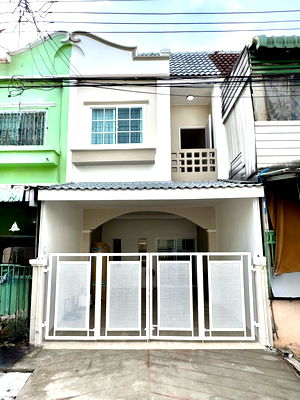 ทาวน์โฮม กรุงเทพมหานคร : ทาวน์เฮ้าส์ 2ชั้น รีโนเวทใหม่ทั้งหมด ทำเลดี เดินทางสะดวก หมู่บ้าน วรางกูล ถนนเลียบคลองสอง6 คลองสามวา เฟอร์นิเจอร์สวย