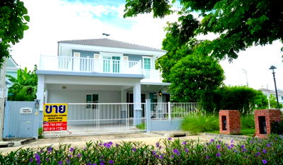 บ้านเดี่ยว พระสมุทรเจดีย์ สมุทรปราการ : !ขายขาดทุน เจ้าของขายเอง! 🏡 บ้านเดี่ยววิวสระน้ำสุดพิเศษหลังเดียวในโครงการ Villagio ประชาอุทิศ 90 – หมู่บ้านของ Land & Houses