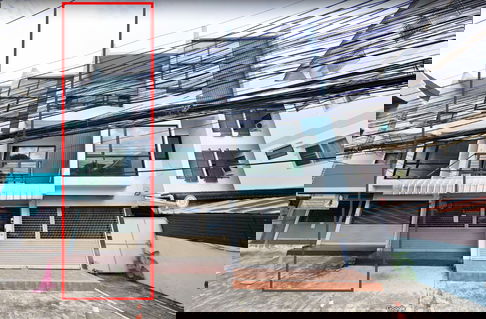 Commercial Building for rent with 3 bedrooms,3 toilets.