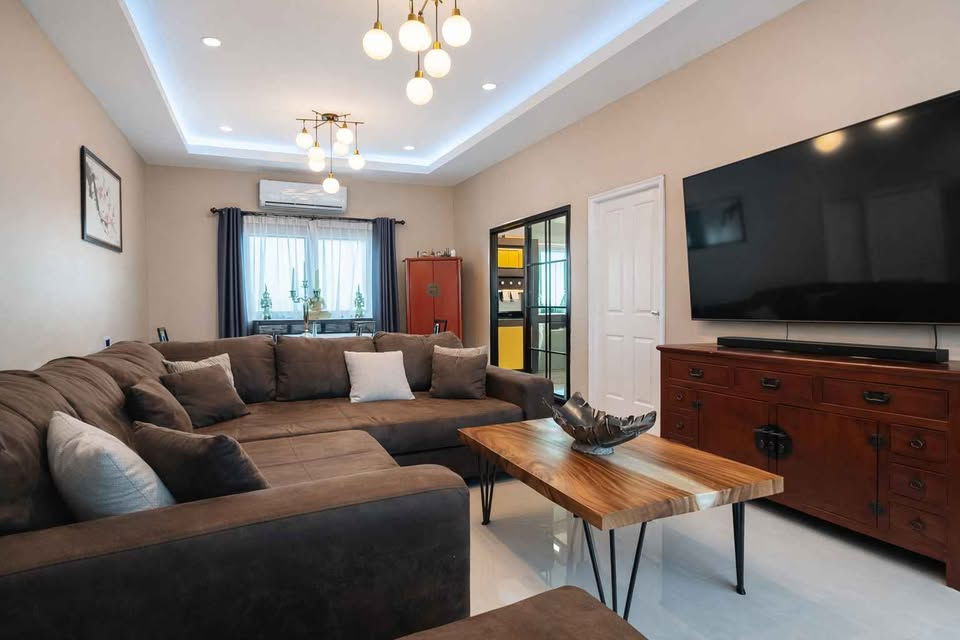 picture Corner Detached House for Sale Mabprachan Area East Pattaya - 2/12