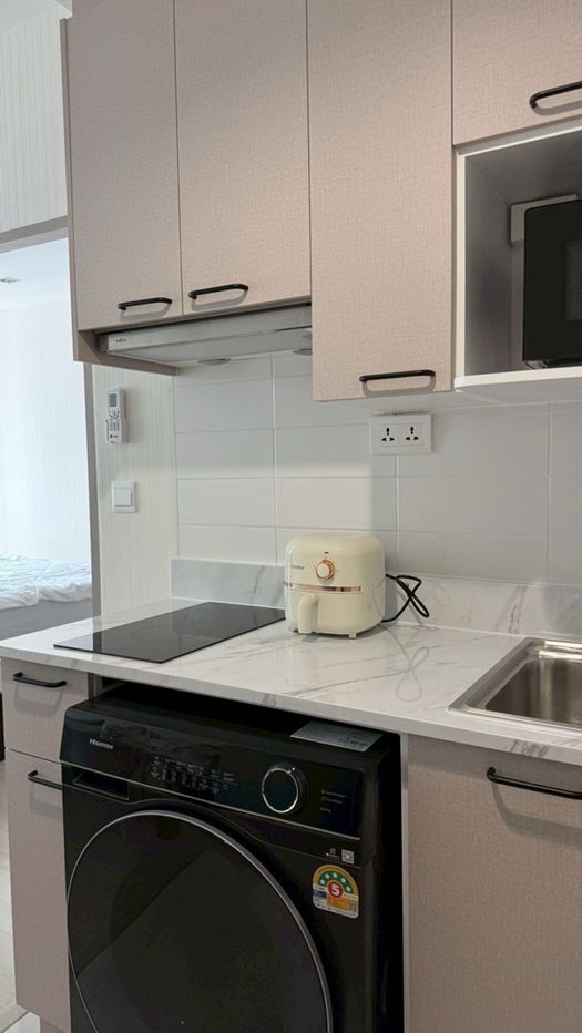 รูป ให้เช่าด่วน! ห้องพึ่งรีโนเวทใหม่สวยกริ๊บ! คอนโด Ideo Mobi Sukhumvit 81 (ไอดีโอ โมบิ สุขุมวิท 81) - 1 ห้องนอน - 30 ตร.ม. - รูปที่ 3/9