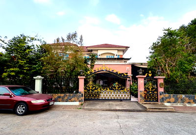 บ้านเดี่ยว โลตัส นอร์ธ ราชพฤกษ์ : 🔥 ขายบ้านหลังมุม ต้นโครงการ (ติดป้อมยาม) หมู่บ้านชลลดา บางบัวทอง เลือกได้ 2 ออปชั่น บ้านพร้อมที่ดิน 171 ตร.ว. หรือที่ดิน 94 ตร.ว. 