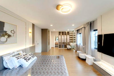 Houses for rent Bang Pu Industrial Estate (North) : House for Rent – CENTRO BANGNA Beautifully decorated with full built-in furnishings Brand-new corner unit, north-facing