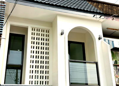 ทาวน์โฮม กรุงเทพมหานคร : ทาวน์เฮาส์ 2 ชั้น ซอยเสนานิคม1  ถนนเสนานิคม1 ซ.38 ลาดปลาเค้า รีโนเวทใหม่พร้อมอยู่ แถมฟรี แอร์ 2 เครื่อง ปั๊มน้ำ