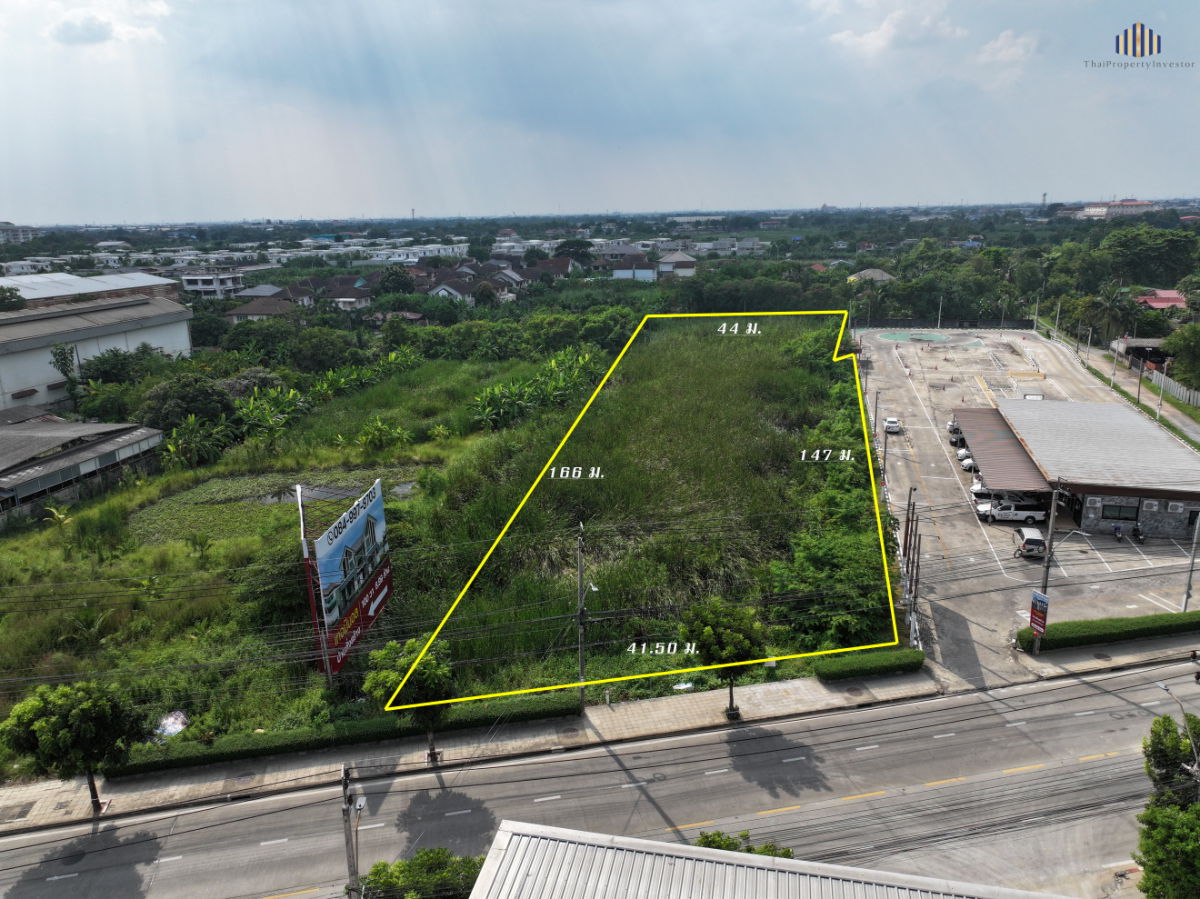 picture or sale: a beautiful plot of land covering 3 rai 3 ngan 94.6 sq. wah in a rapidly expanding area of Bangkok, directly on Bang Bon 5 - Phetkasem 81 - 3/13