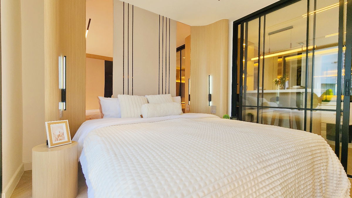 รูป คอนโดรีโนเวทใหม่ ติด MAYA 200 ม.| ห้องสวย หรูหรา เฟอร์นิเจอร์ครบครัน | 1 Bedroom ใหญ่ 42.7 ตรม. โควต้าต่างชาติ | 2.75 ล้าน ฟรีโอน - รูปที่ 4/24