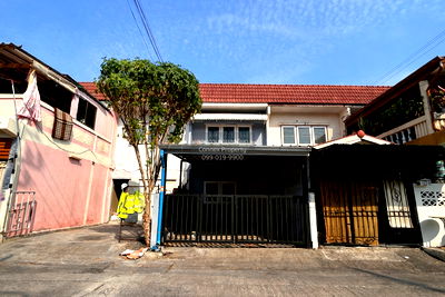 Townhouses for sale Bangkok : For Sale Townhouse/Townhome  , Baan Manorom 1 , Bang Chan , Khlong Sam Wa , Bangkok , CX-143205 ✅ Live chat with us ADD LINE @connexproperty ✅