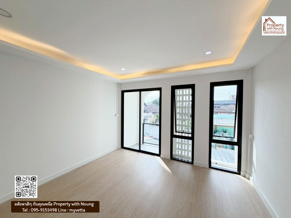 รูป ทาวน์เฮาส์ 2 ชั้น ซอยเสนานิคม1 ถนนเสนานิคม1 ซ.38 ลาดปลาเค้า รีโนเวทใหม่พร้อมอยู่ แถมฟรี แอร์ 2 เครื่อง ปั๊มน้ำ - รูปที่ 27/29