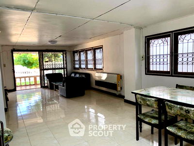 บ้านเดี่ยว นนทบุรี : บ้าน 4-ห้องนอน ใน บ้านใหม่ (ID 1414597)