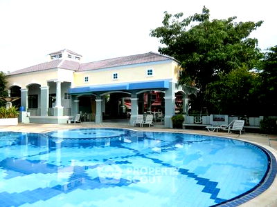 Condos for rent Soi Buakhao : 4-BR Condo at Edge Central Pattaya close to Central Festival Pattaya (ID 2576370)