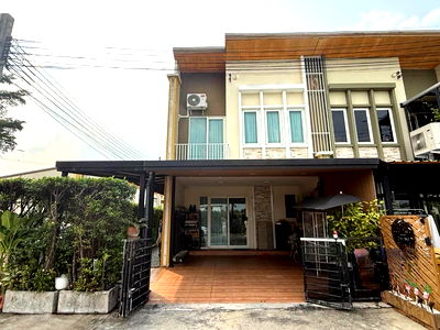 เช่าทาวน์โฮม โรงเรียนนานาชาติร่วมฤดี วิทยาเขตอนุบาล : 🔥 ให้เช่าทาวน์โฮม บ้านมุม – หมู่บ้านโกลเด้นทาวน์ (วัชรพล–สุขาภิบาล 5) 📍 ตรงข้าม Big C Foodplace สุขาภิบาล 5 ติดถนนเทพรักษ์ สิ่งอำนวยความสะดวกครบ