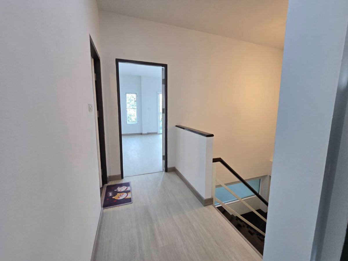 รูป หมู่บ้าน บดินทร 2 ถนนเลียบคลองสอง ขายบ้านพร้อมอยู่ ทำเลดี พื้นที่กว้าง มีห้องนอนล่าง แถมเฟอร์ฯสวยงาม - รูปที่ 28/32