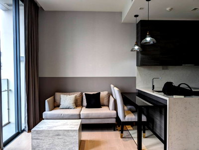 Condos for rent BTS Asok : Condo for Rent at  The Esse Asoke  Size 45sqm, 1 bedroom 1 bathroom on 25th floor   Fully furnish and electrical machines.