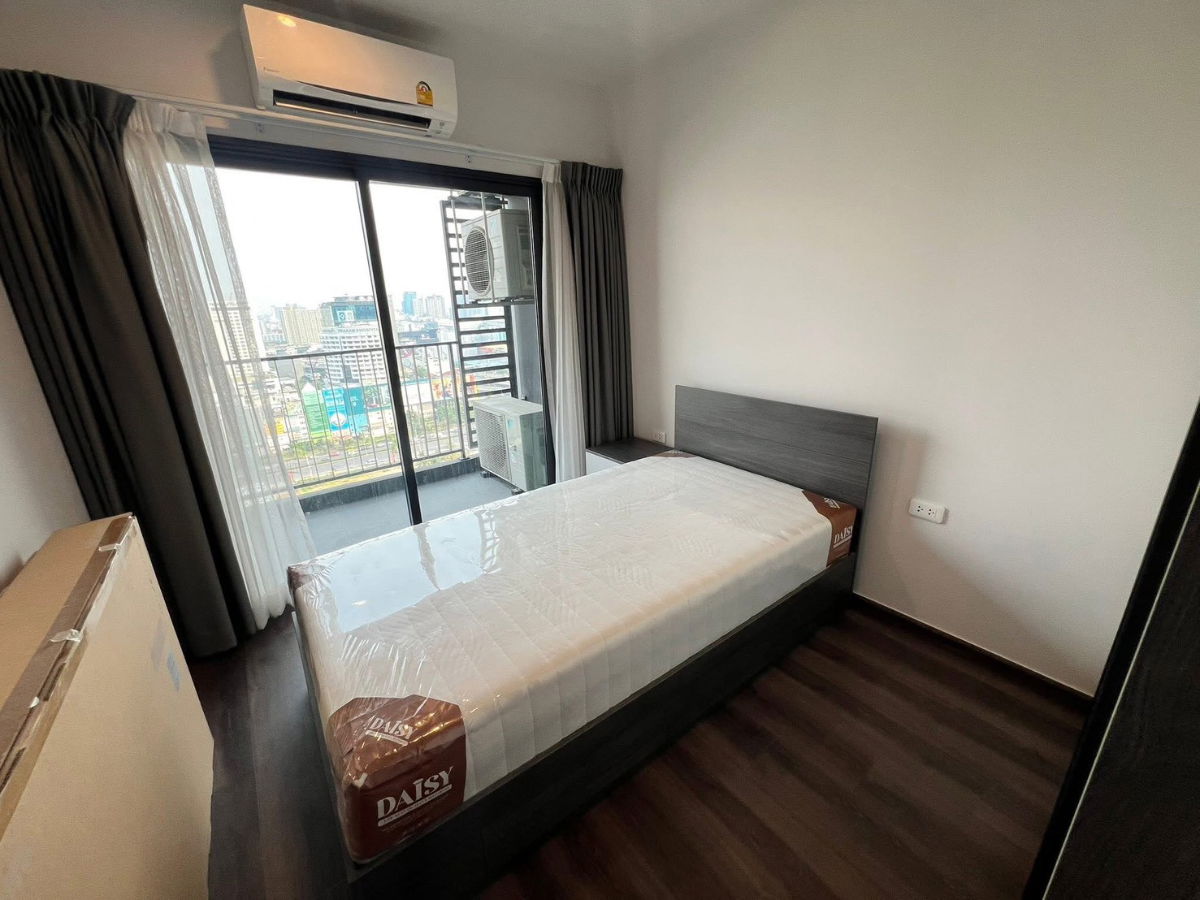 picture IDEO Rama 9 - Asoke - 4/12