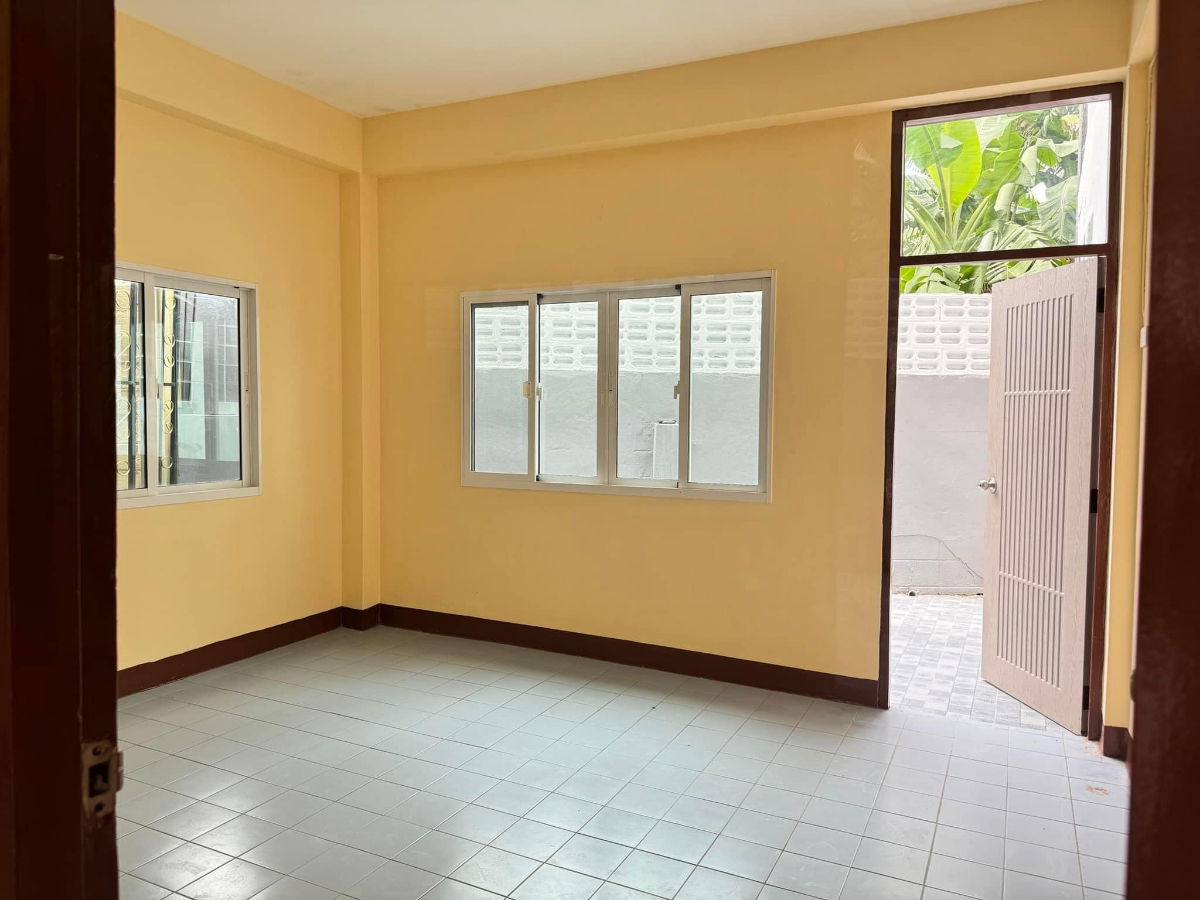 รูป 🔥 ให้เช่าบ้านพร้อมที่ดินกว้าง – ม.สินพัฒนาธานี ติดตลาดบองมาร์เช่ ทำเลประชานิเวศน์ 1 เข้า–ออกสะดวก - รูปที่ 5/11