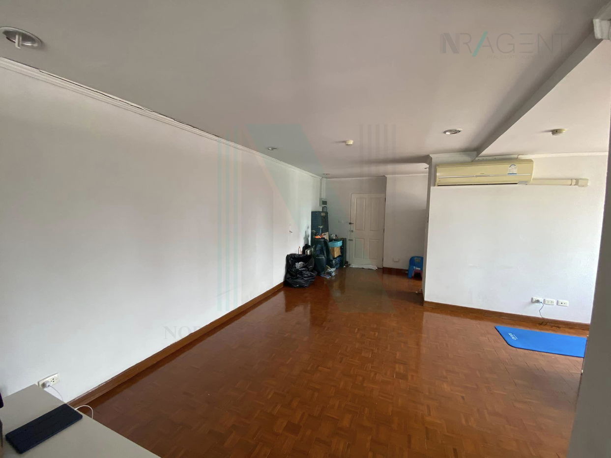 picture For Sell Condo SATHORN SUITE Building 1, Floor 6,1 bed room, Room size 69.00 sqm - 3/8