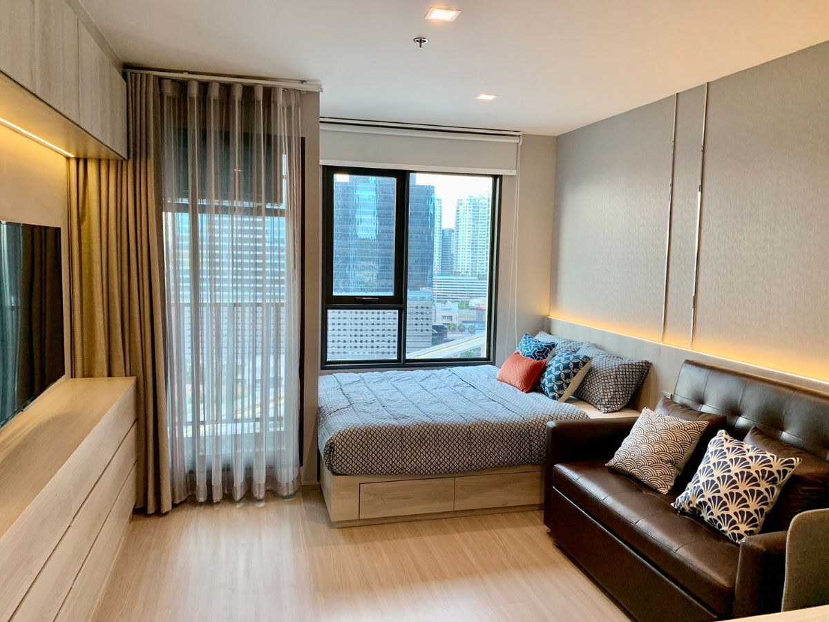 รูป รีบจองก่อนหลุด 🏢✨ Life Ladprao ห้องสตูดิโอ แต่งสวย เพียง 15,000 บาท สนใจแอดไลน์ @255ghzjq. มี@ด้วยน้าꔛ - รูปที่ 1/9