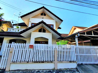 เช่าบ้านเดี่ยว เชียงใหม่ : ให้เช่าบ้านเดี่ยว   2 ชั้น  มี  3   ห้องนอน    2   ห้องนำ้ 1  ห้องครัว  2  ที่จอดรถ