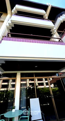 Townhouses for rent Bangkok : 4-BR Townhouse near ARL Hua Mak (ID 2575184)