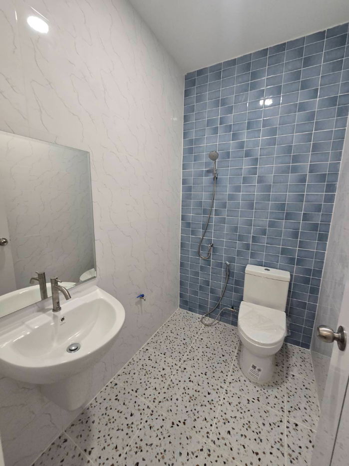 รูป ทาวน์เฮ้าส์ 2ชั้น รีโนเวทใหม่ทั้งหมด ทำเลดี เดินทางสะดวก หมู่บ้าน วรางกูล ถนนเลียบคลองสอง6 คลองสามวา เฟอร์นิเจอร์สวย - รูปที่ 12/27