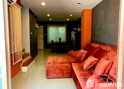 Townhouses for sale Chonburi : 2 Bedroom Townhouse for sale at Renaissance Pattaya  1854600
